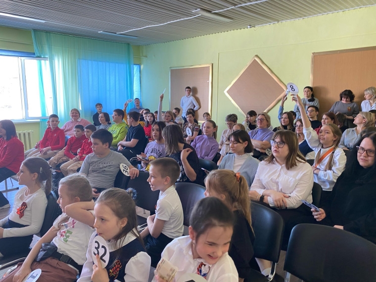13 апреля в нашей школе прошел 12 традиционный «Аукцион Выпускников - 2023»..